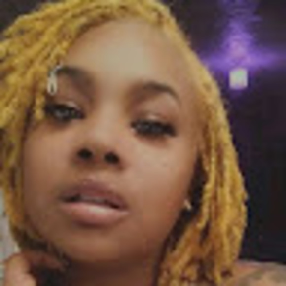 Meet your Posher, Mrs.t's kitties - Picture 1 of 1